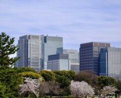 千代田区のビル群